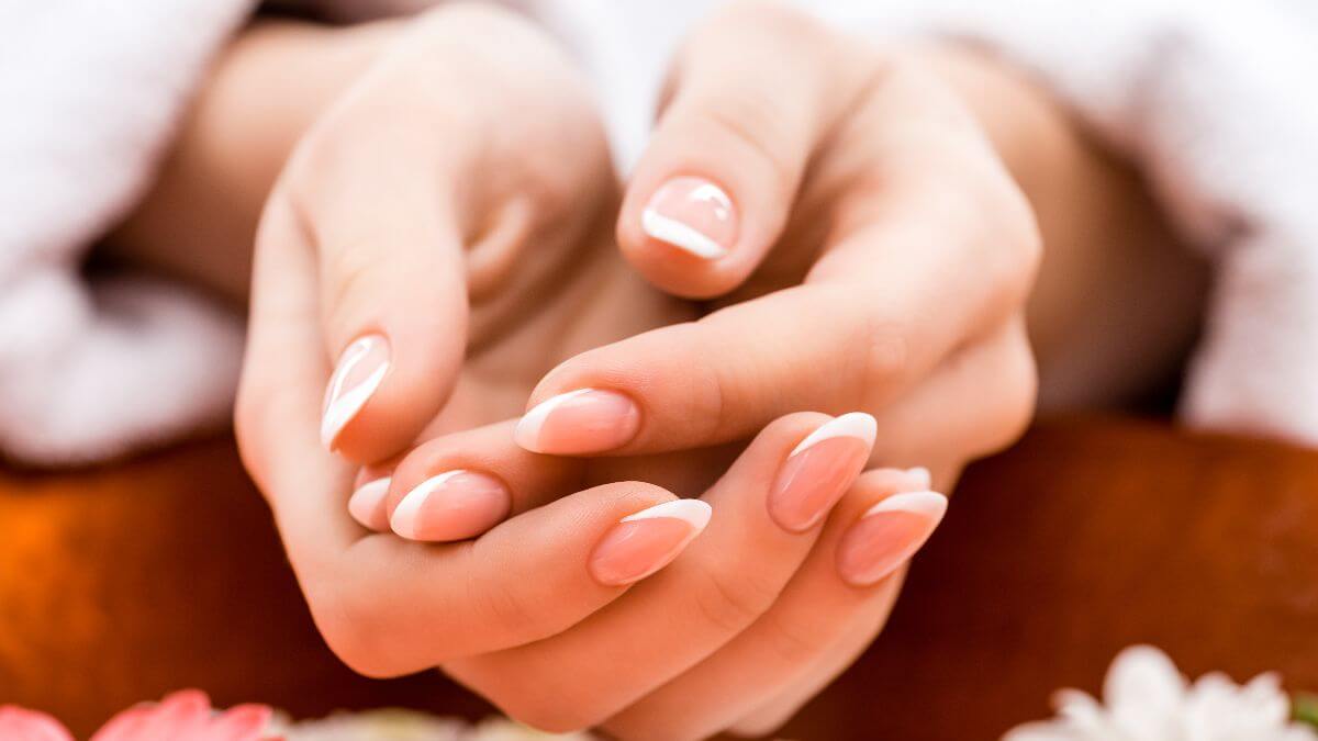 Comment prendre soin de ses ongles à la maison ?